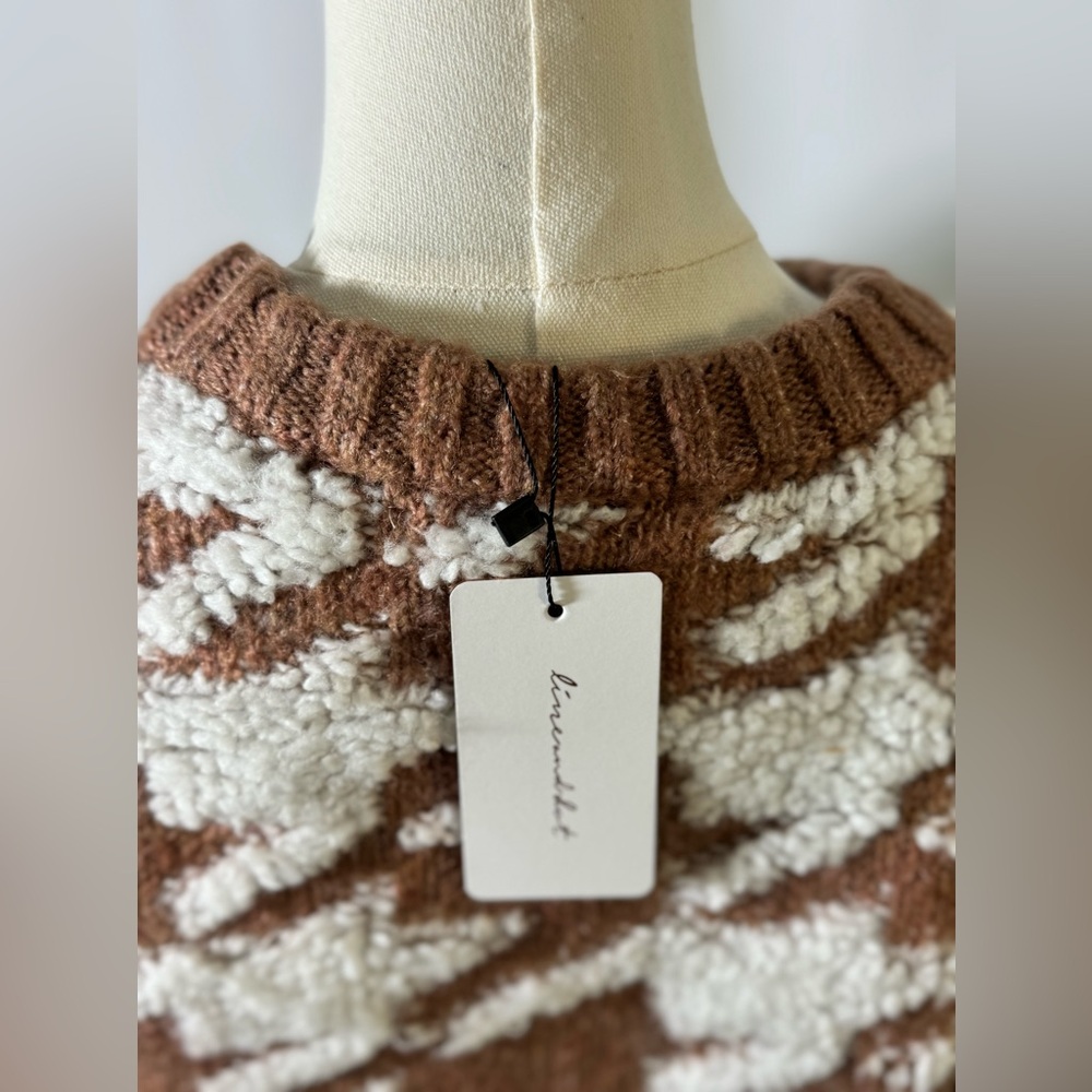NWT Line & Dot Women's Houndstooth Plush Brown
Crewneck Sweater Revolve - Picture 7 of 15